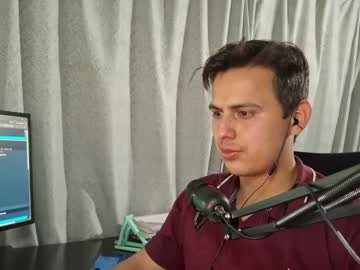 Avilesz5 Chaturbate stream image from June 01, 2025