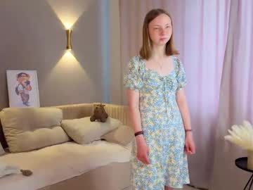 Lululight Chaturbate stream image from June 01, 2025