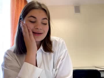 Philomenacaris Chaturbate stream image from June 01, 2025