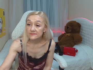 Sophiekittyy Chaturbate stream image from June 01, 2025