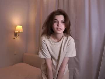 Elswythderricott Chaturbate stream image from June 01, 2025