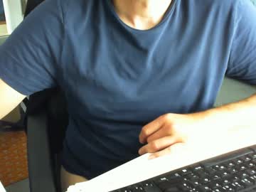 Tomtom02029 Chaturbate stream image from June 01, 2025