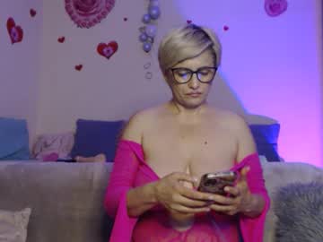 Your_Lady_In_Red Chaturbate stream image from June 01, 2025