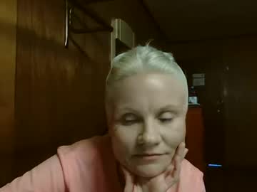 Barbielive4 Chaturbate stream image from June 01, 2025