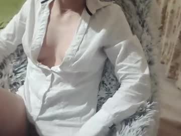 Christine409 Chaturbate stream image from June 01, 2025