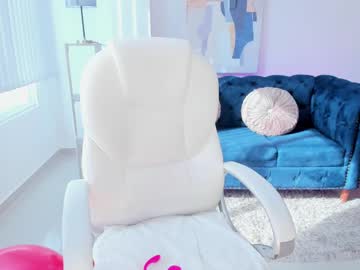Corina_White Chaturbate stream image from June 01, 2025