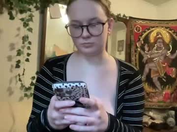 Icedcoffeeprincess Chaturbate stream image from June 01, 2025