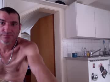 Alk75 Chaturbate stream image from June 01, 2025