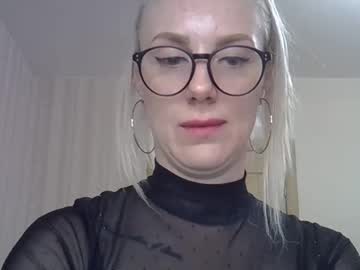 Carry_341 Chaturbate stream image from June 01, 2025