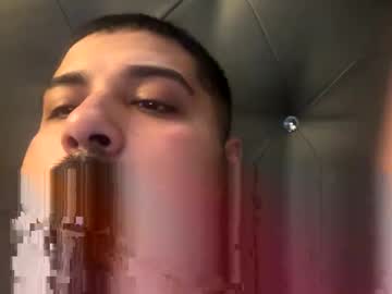 Chrisb8593 Chaturbate stream image from June 01, 2025
