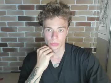 Idkiww Chaturbate stream image from June 01, 2025