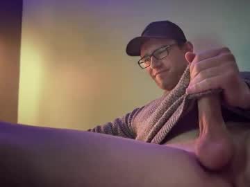 Tylomoon27 Chaturbate stream image from June 01, 2025