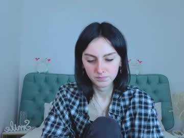 Little_Moly999 Chaturbate stream image from June 01, 2025