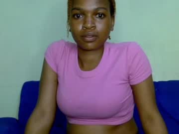 Roxanne2041 Chaturbate stream image from June 01, 2025