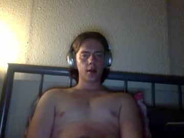 Bertie2103 Chaturbate stream image from June 01, 2025