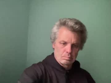 Howlingatnothing Chaturbate stream image from June 01, 2025