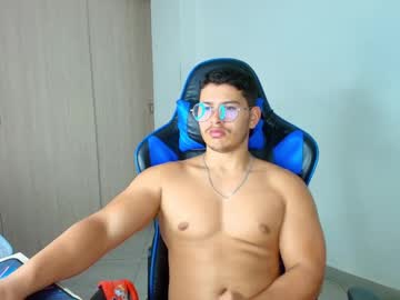 Alexys_Xx Chaturbate stream image from June 02, 2025