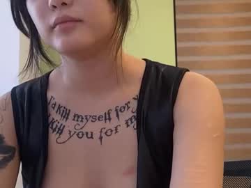 Ravengothdom Chaturbate stream image from June 02, 2025