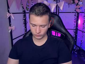Zackhandsome Chaturbate stream image from June 02, 2025