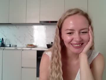 Cool_Mommy Chaturbate stream image from June 02, 2025