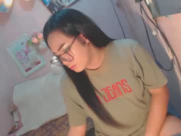 Your_Bea_Trixx Chaturbate stream image from June 02, 2025