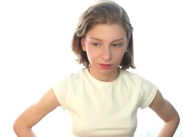 Brittcollinge Chaturbate stream image from June 02, 2025