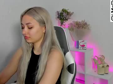 Evikqw Chaturbate stream image from June 02, 2025