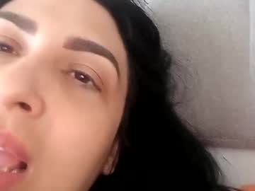 Yasminabrunette Chaturbate stream image from June 02, 2025