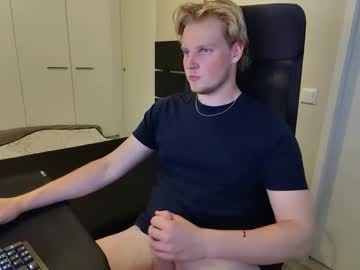 Kuukkeli7 Chaturbate stream image from June 02, 2025