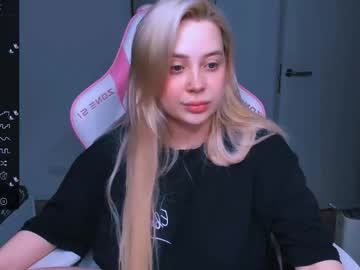 Monalauu Chaturbate stream image from June 02, 2025