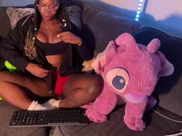 Kyliesnowxxx Chaturbate stream image from June 03, 2025