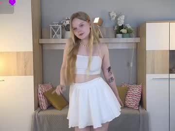Esmadowlen Chaturbate stream image from June 03, 2025