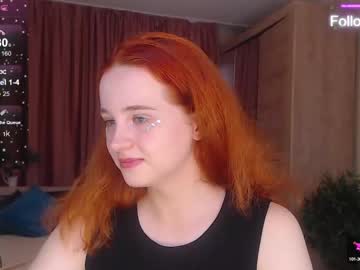 Lunasweeti Chaturbate stream image from June 03, 2025