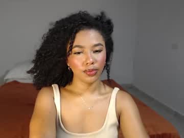 Mell_Rossi Chaturbate stream image from June 03, 2025