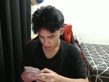 Xluminous Chaturbate stream image from June 03, 2025