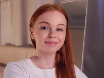 Queeniebearfield Chaturbate stream image from June 03, 2025
