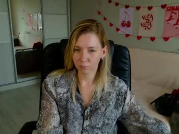 Lunaveda Chaturbate stream image from June 03, 2025