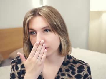 Darelenebeverley Chaturbate stream image from June 03, 2025