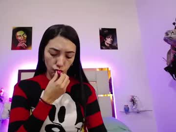 Lunazambrano18 Chaturbate stream image from June 03, 2025