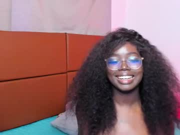 Dolly_Paige Chaturbate stream image from June 03, 2025