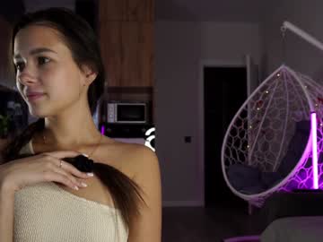 Emilybatee Chaturbate stream image from June 03, 2025