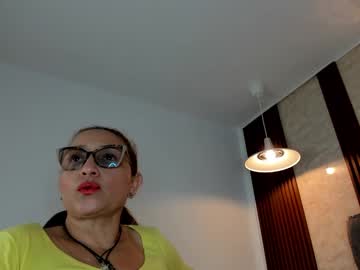 Cailinmilf Chaturbate stream image from June 03, 2025