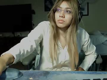 Polinalove_Streamer Chaturbate stream image from June 03, 2025