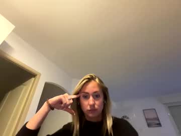 Hollyandelon Chaturbate stream image from June 03, 2025
