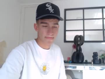 Sam_Hot2 Chaturbate stream image from June 03, 2025