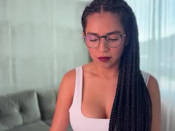 Illaroom Chaturbate stream image from June 03, 2025