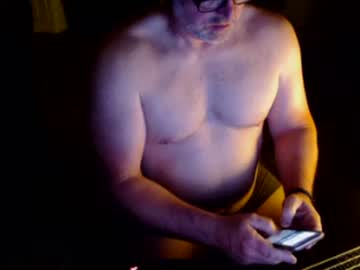 Willwill2222 Chaturbate stream image from June 04, 2025