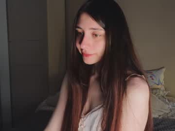 2insensitive Chaturbate stream image from June 04, 2025