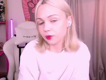 Charlotte_Colinss Chaturbate stream image from June 04, 2025