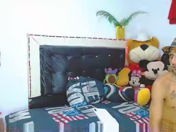 Jorlatinhot420 Chaturbate stream image from June 04, 2025